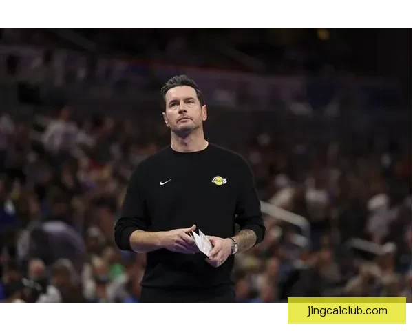 雷迪克称球队限制艾顿海斯三分詹姆斯表现依旧令人惊叹